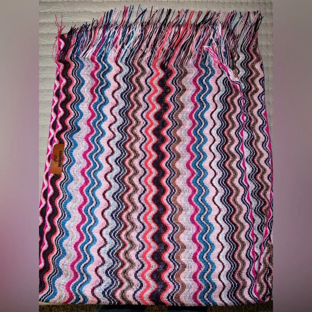 Missoni Vibrant Zigzag multicolor scarf - Picture 2 of 5